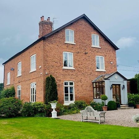 Golborne Manor Bed And Breakfast Chester Extérieur photo