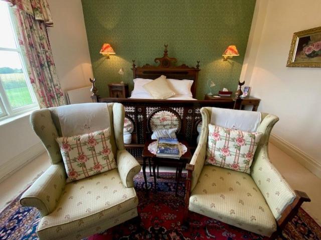 Golborne Manor Bed And Breakfast Chester Extérieur photo