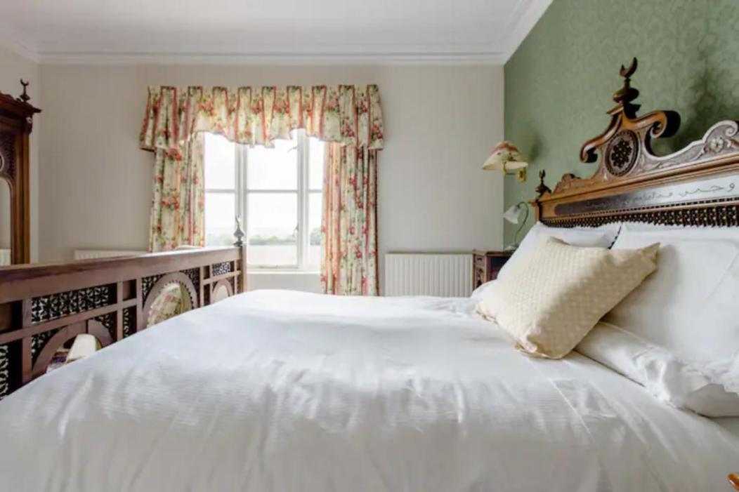 Golborne Manor Bed And Breakfast Chester Extérieur photo